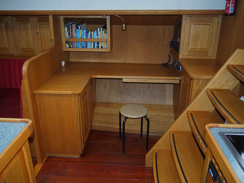 Saloon, Accommodation